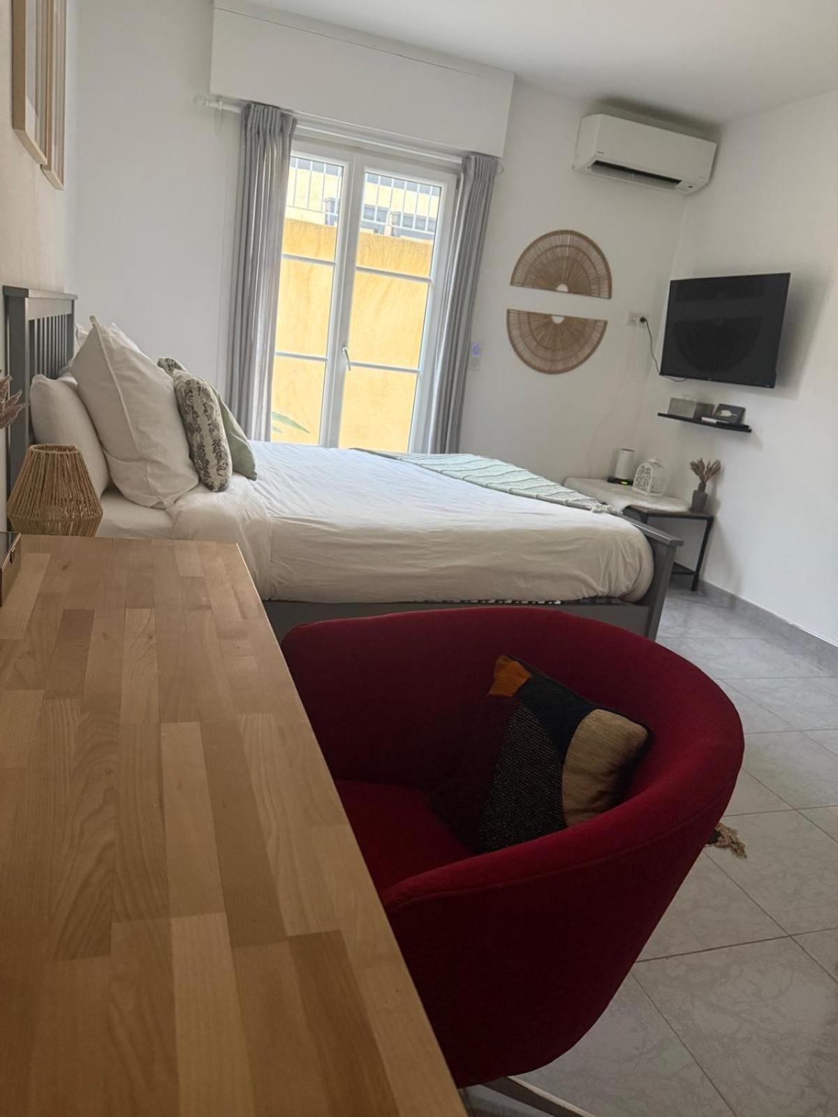 Detente Bas De Villa Jacuzzi, Piscine A 15 Min De Nice Каррос Екстер'єр фото